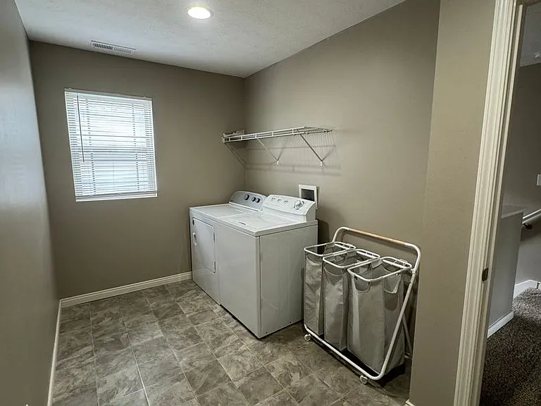 3976 Abraham Ct — Photo 24