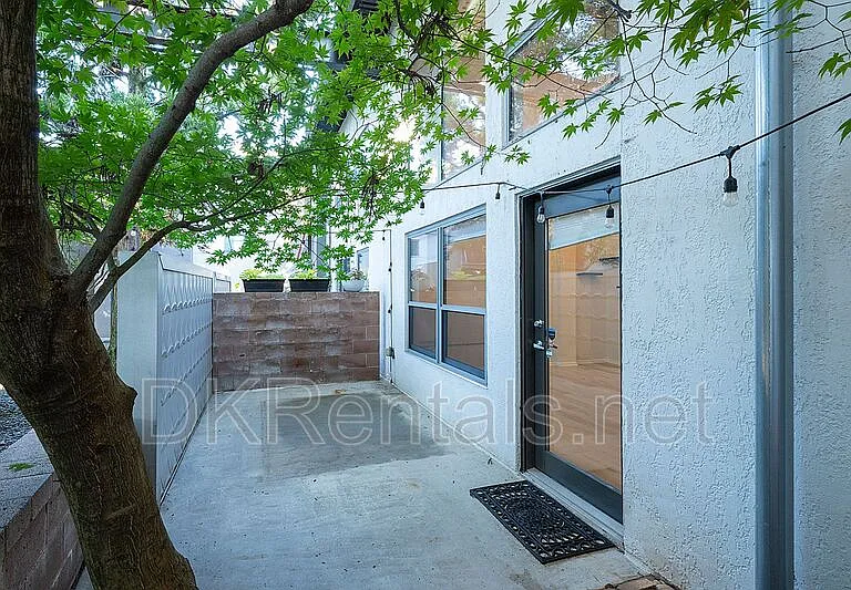 195 Arizona Ave #128 — Photo 2