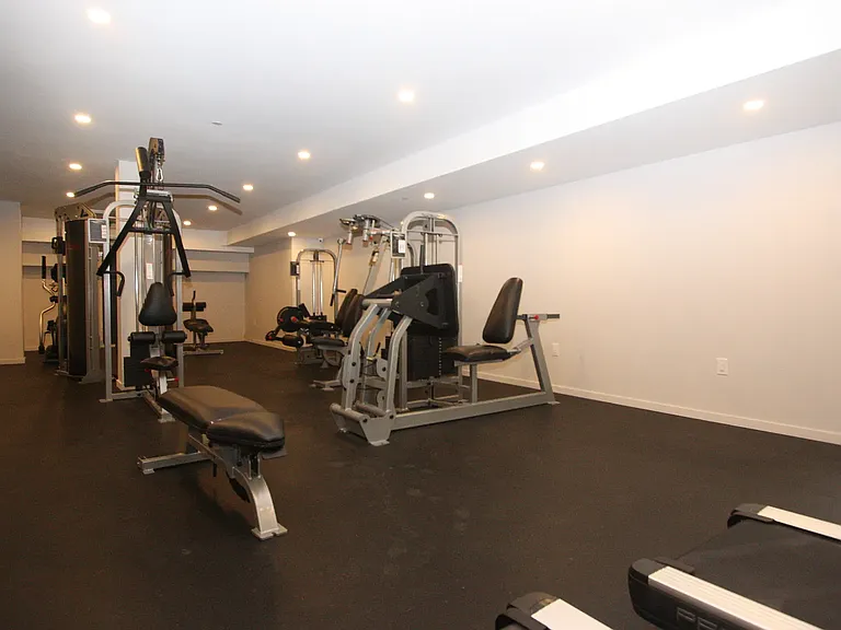 29 Mac Donough St #4F — Photo 9