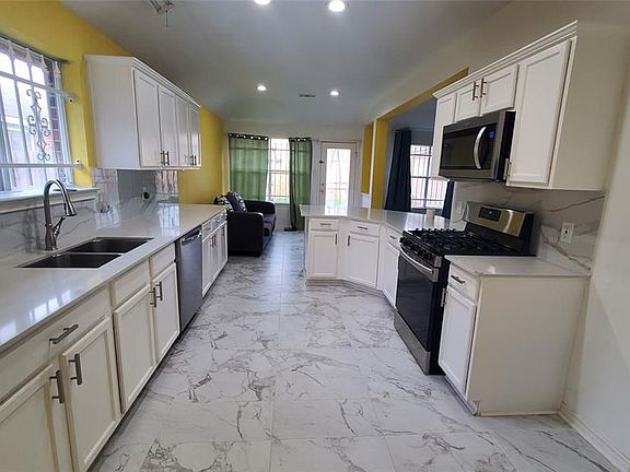 5th image of 6014 Piney Knoll Ct