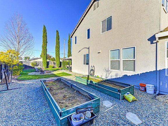 4th image of 1881 Whitewater Dr
