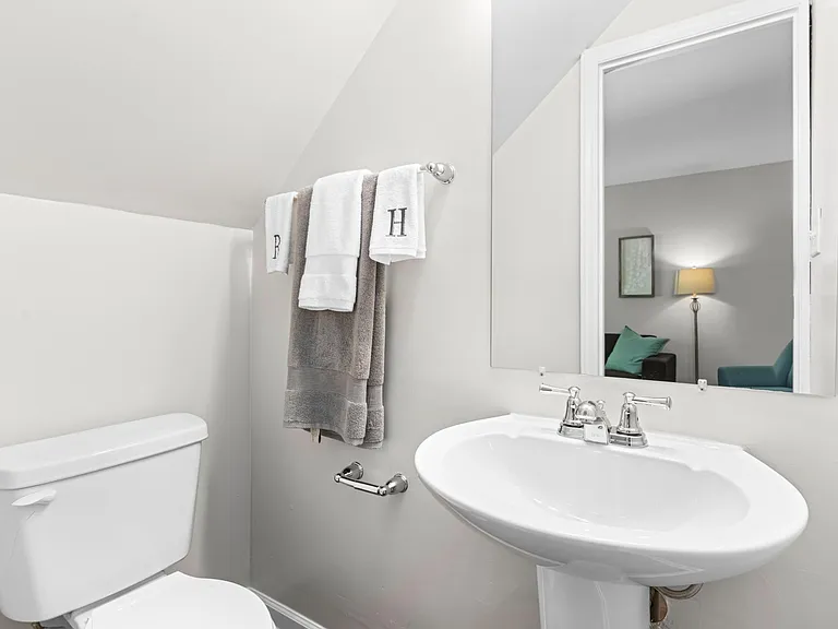 Brook Hill Townhouse — Photo 11