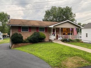 102 Railroad St, Archbald, PA 18403
