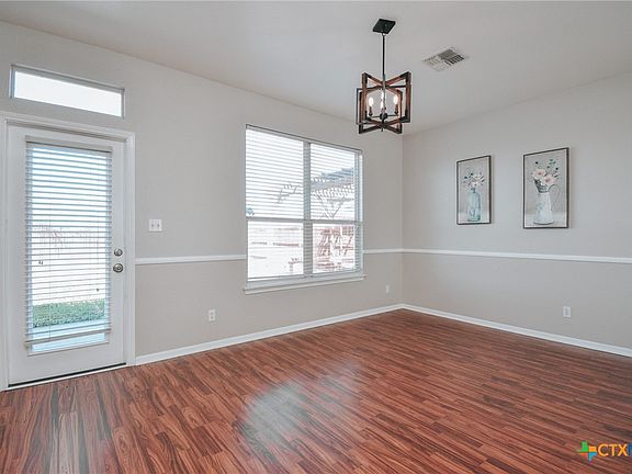 5th image of 515 Bridle Ln