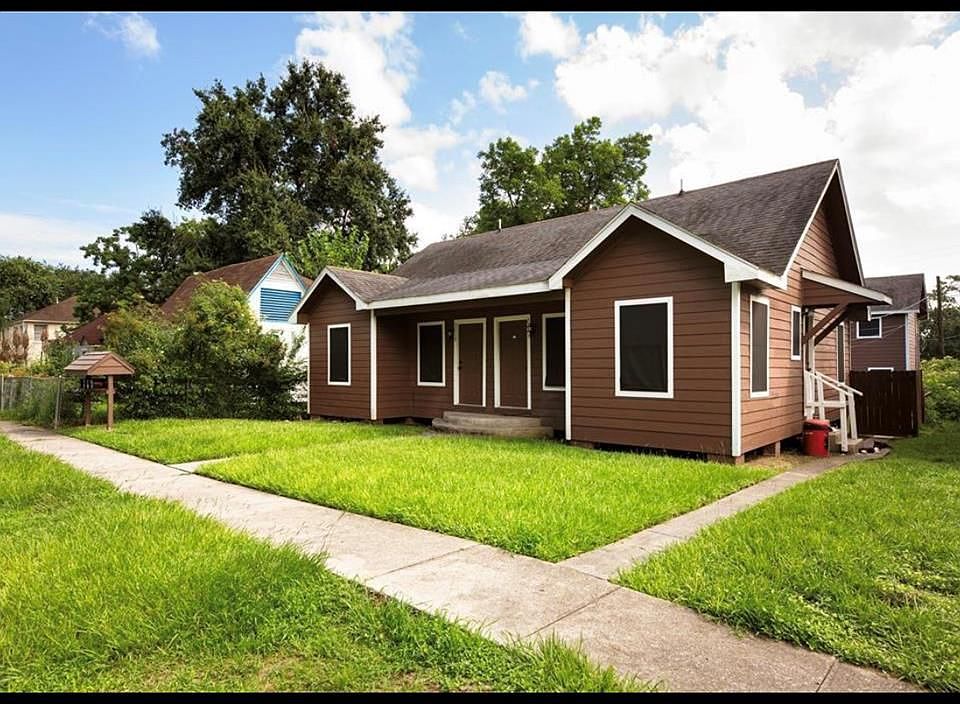 1st image of 2721 Virginia St