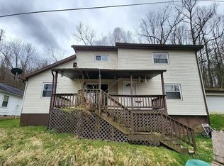 135 Stogdon Rd, Charleston, WV 25320