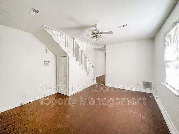 2nd image of 14 E 12th St