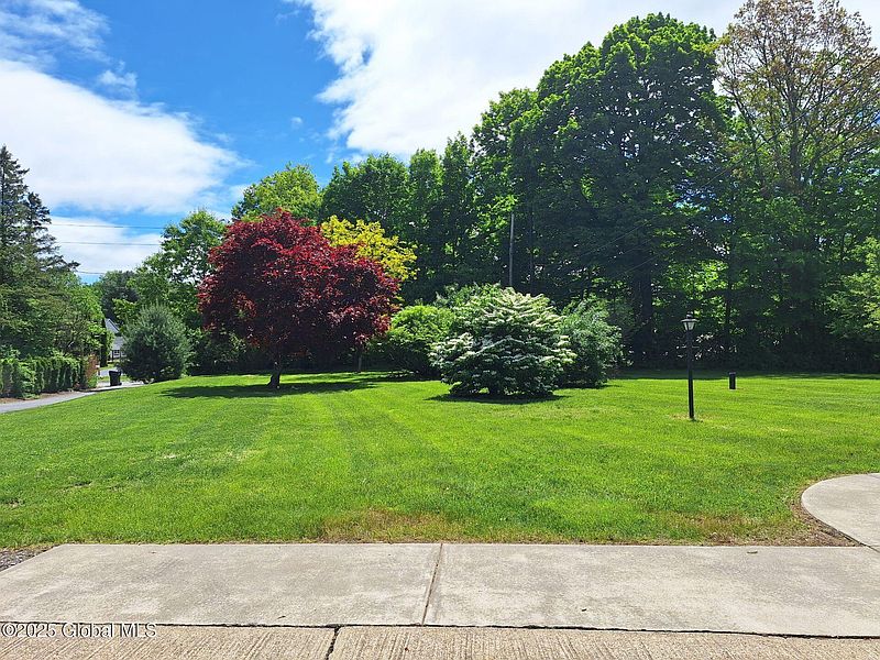 5th image of 252 Wemple Road