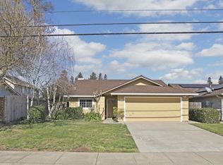 425 E Augusta St, Woodbridge, CA