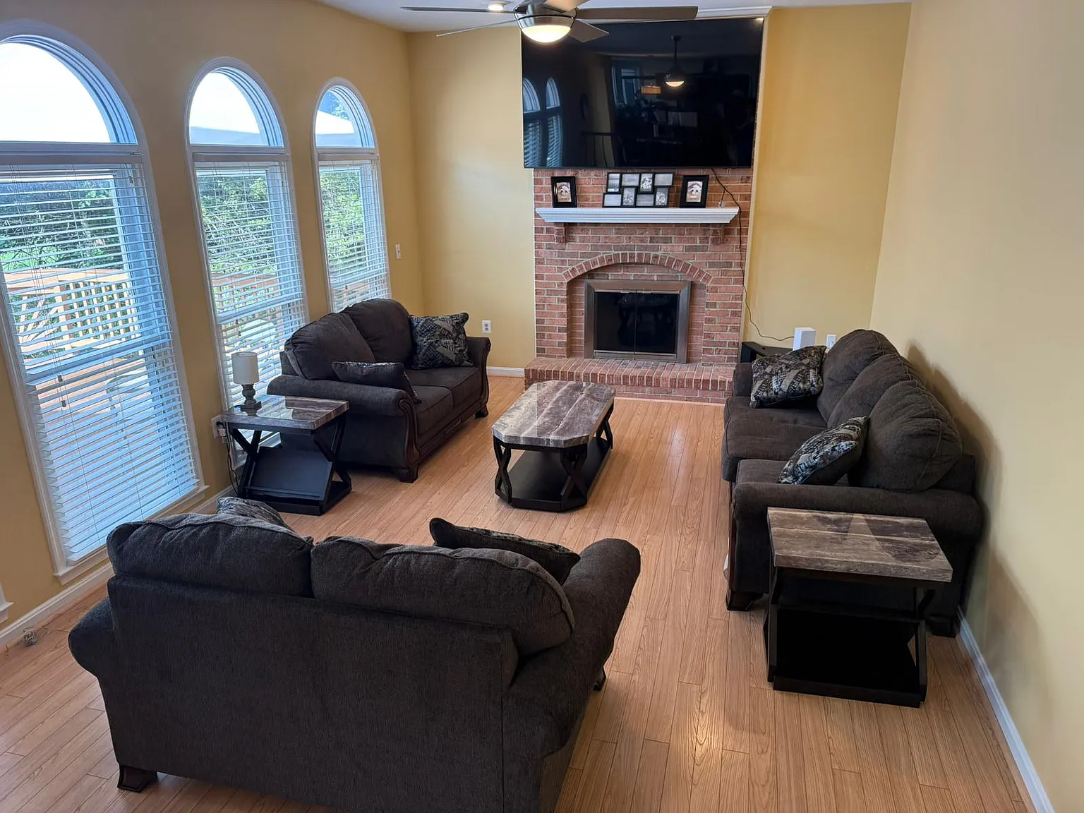 5 bed, 4637 sqft, $5,500 — Photo 4