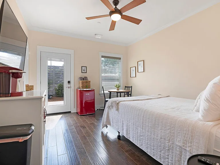 105B McCall St — Photo 83