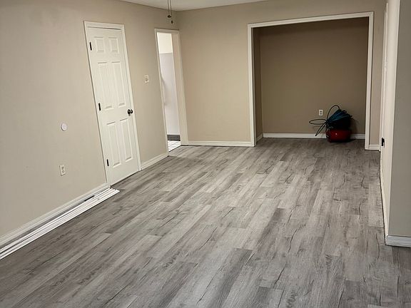 3rd image of 126 Palm Springs Dr