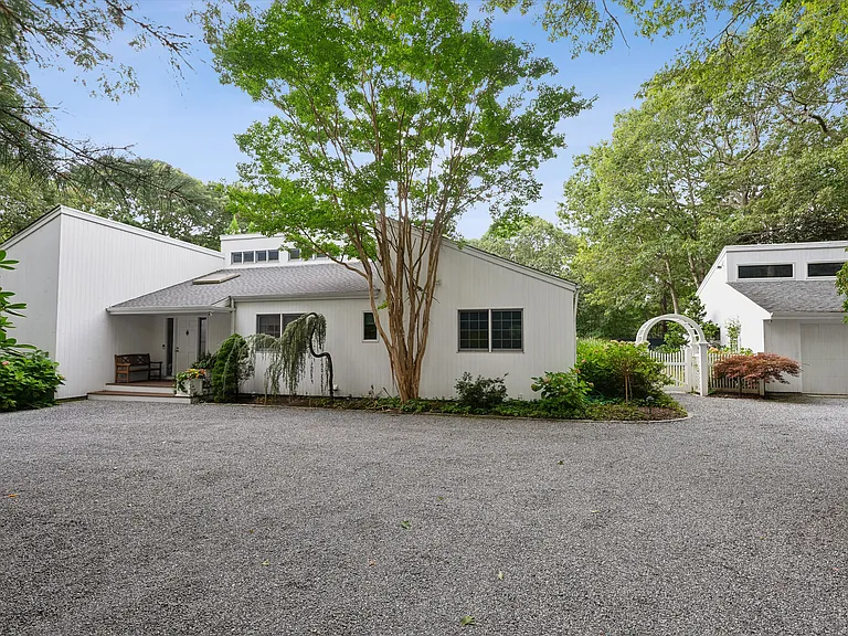 25 Midhampton Ave — Photo 25