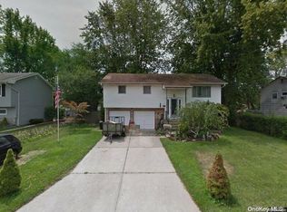 32 Ehler St, Brentwood, NY 11717