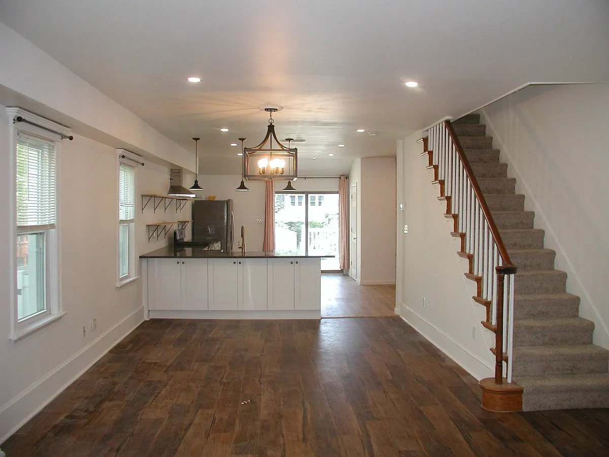 Building Photo - 509 Lincoln Ave