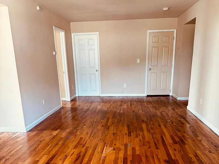 321 Monroe St — Photo 24