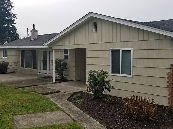 5th image of 8903 33rd Avenue Ct E