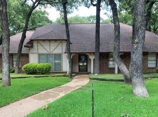 4812 Racquet Club Dr, Arlington, TX 76017