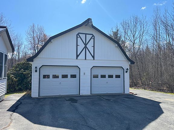 4th image of 451 Church Hill Road