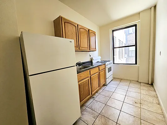 Rented by BRICK & GALO REALTY CORP | media 5