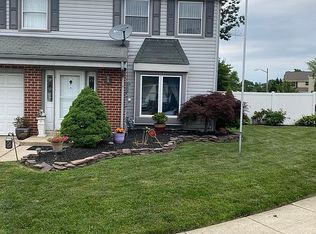 207 Burnam Wood Dr, Mount Laurel, NJ 08054