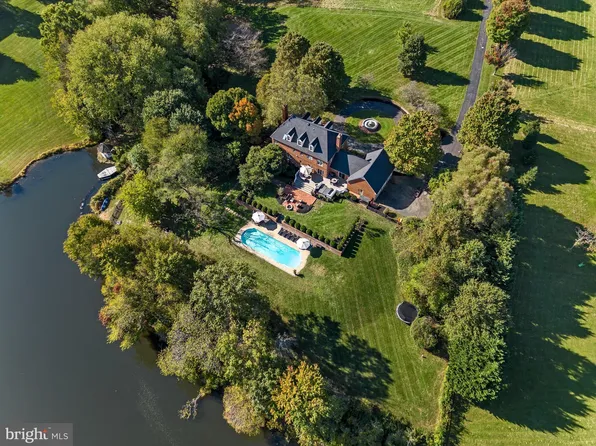 37268 White Goose Ln, Purcellville, VA 20132