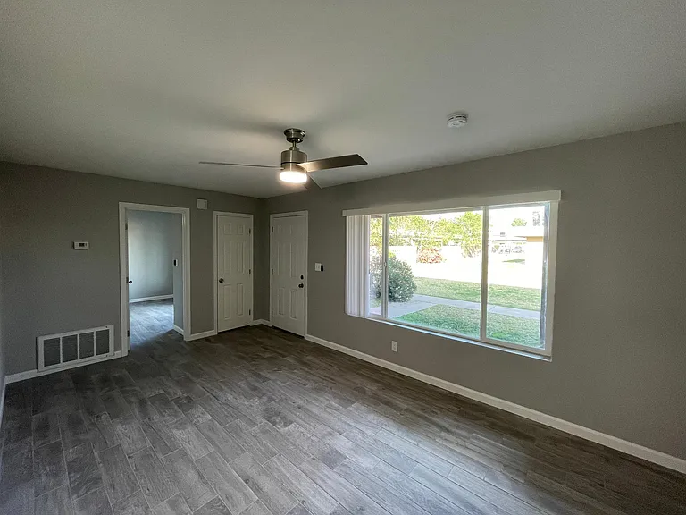 2411 W Hazelwood St #76 — Photo 12