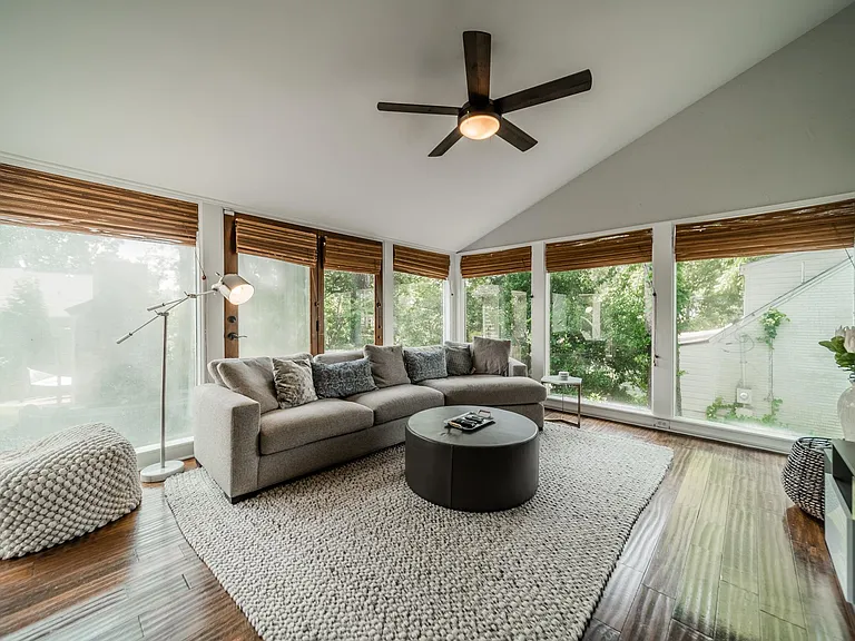 3147 Windsor Dr — Photo 10