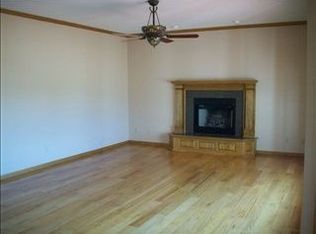 2731 SW Santa Fe Dr, Topeka, KS 66614