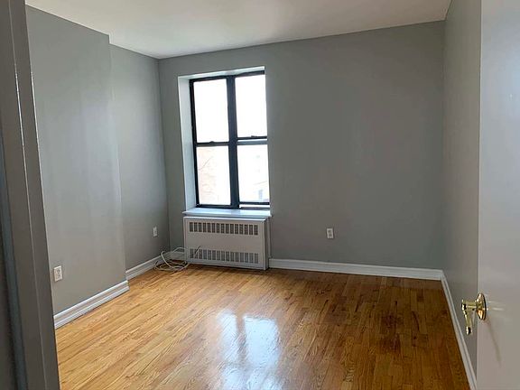 3rd image of 71 W 118th St #12