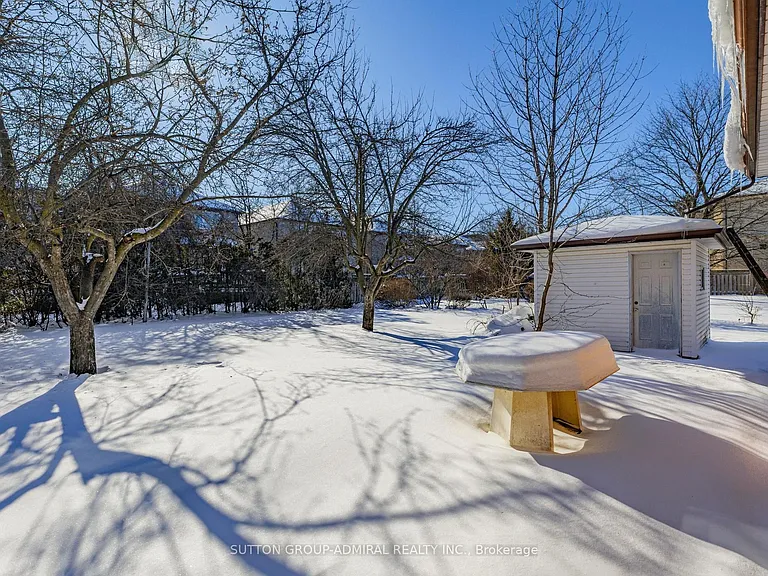 129 Crestwood Rd #UPPER — Photo 28