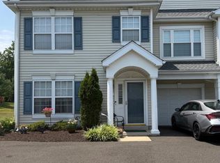101 Willowoak Ct, Warminster, PA 18974