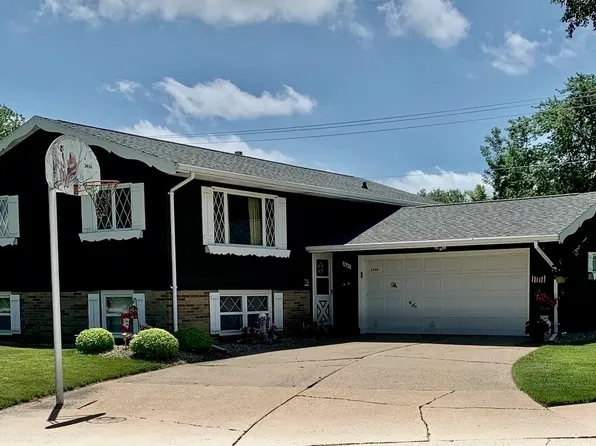 2604 4th St, Monroe, WI 53566