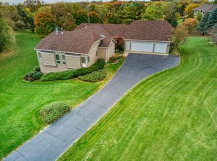 563 Schauer Ln, Rockford, IL 61107