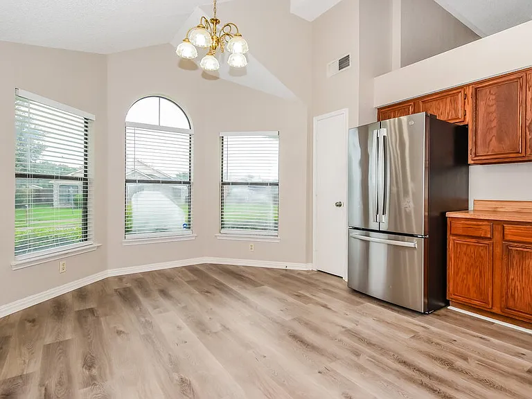 1411 Sandalwood Dr — Photo 7