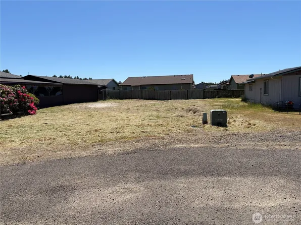 802 325th Place, Ocean Park, WA 98640