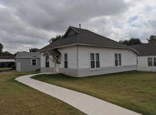 324 W Kee St, Weatherford, OK 73096