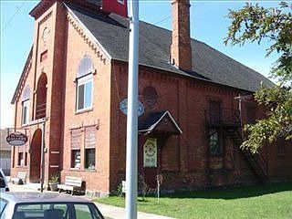 3rd image of 301 N Main St