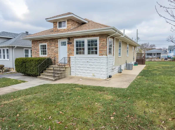 710 Vine St, Joliet, IL 60435
