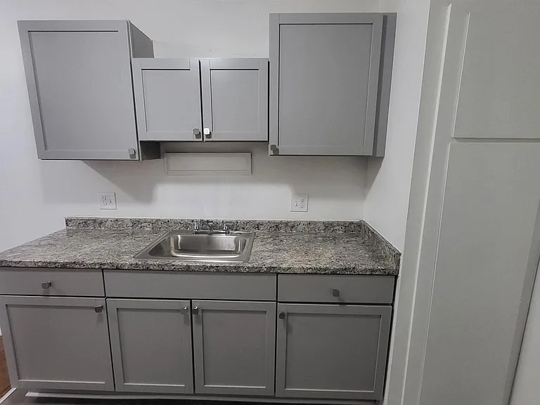 Falcon Crest Apartments — Photo 15