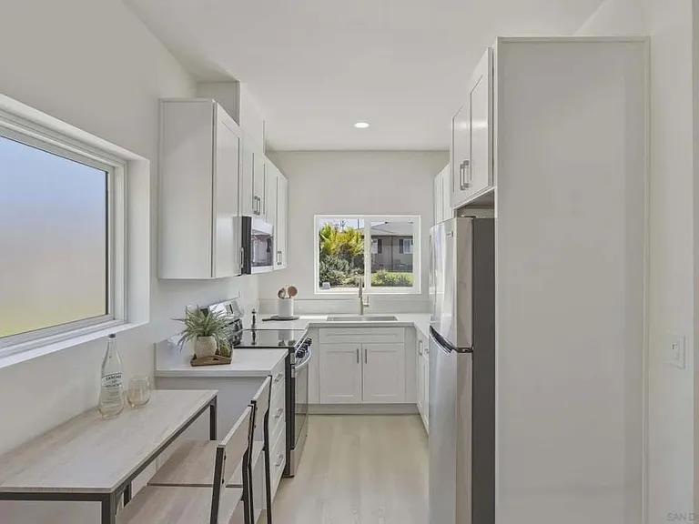 6850 Rosefield Dr — Photo 2