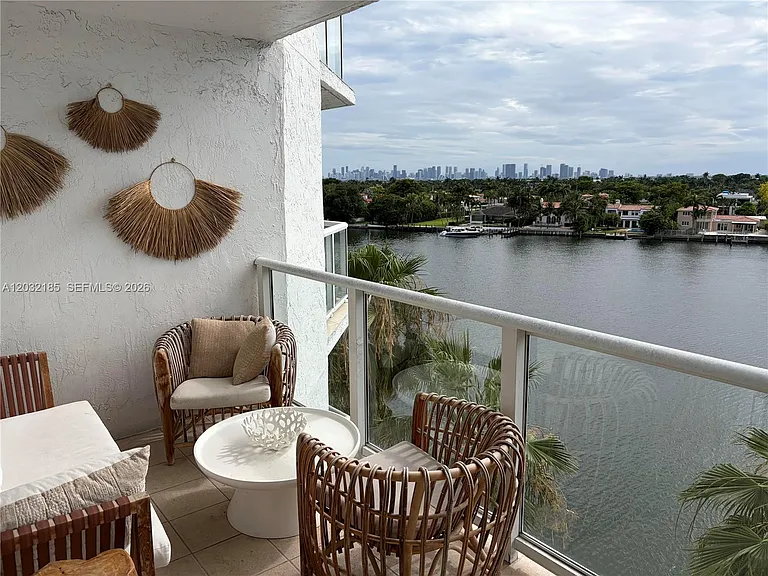 5900 Collins Ave #702 — Photo 7
