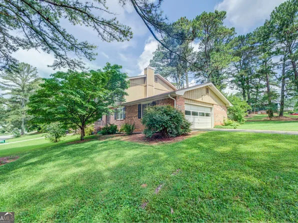 467 Oroarke Dr, Stone Mountain, GA 30088