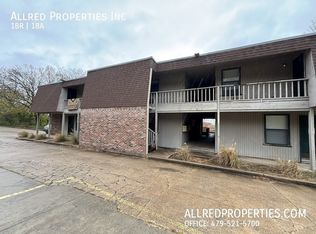 1390 W Wedington Dr #12, Fayetteville, AR 72701