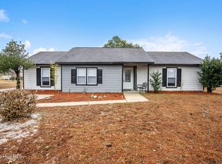 312 Dayrell Dr, Hubert, NC 28539