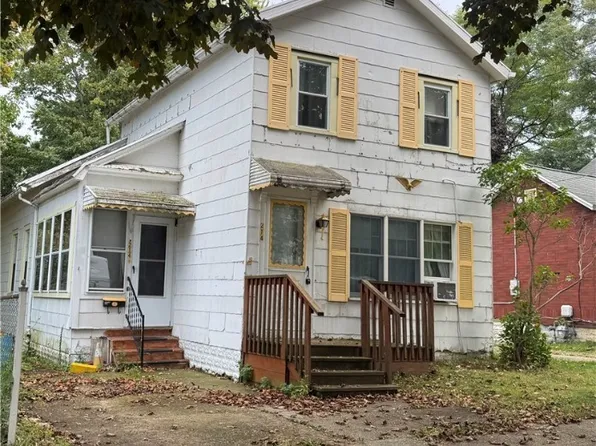 214 Robin St, Dunkirk, NY 14048