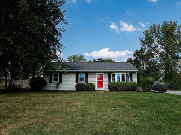 705 Joyce Ann Dr, Ballwin, MO 63021