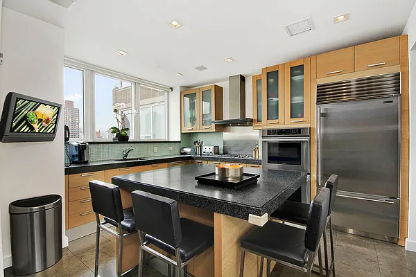 Sold by Corcoran | media 28