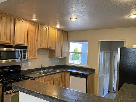 2nd image of 1220 N Laguna Ave