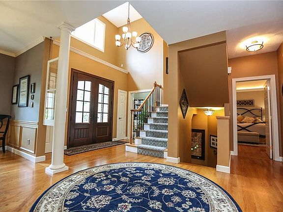 4th image of 15 Claret Dr